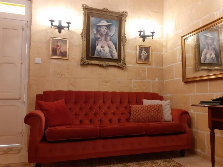 Cozy Corner House In - Authentic! Holiday home